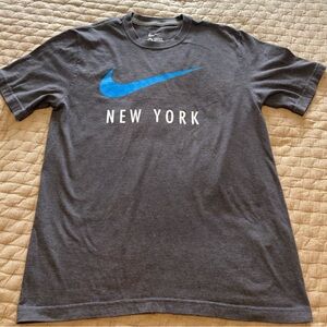 Nike New York Logo T-Shirt Size Medium